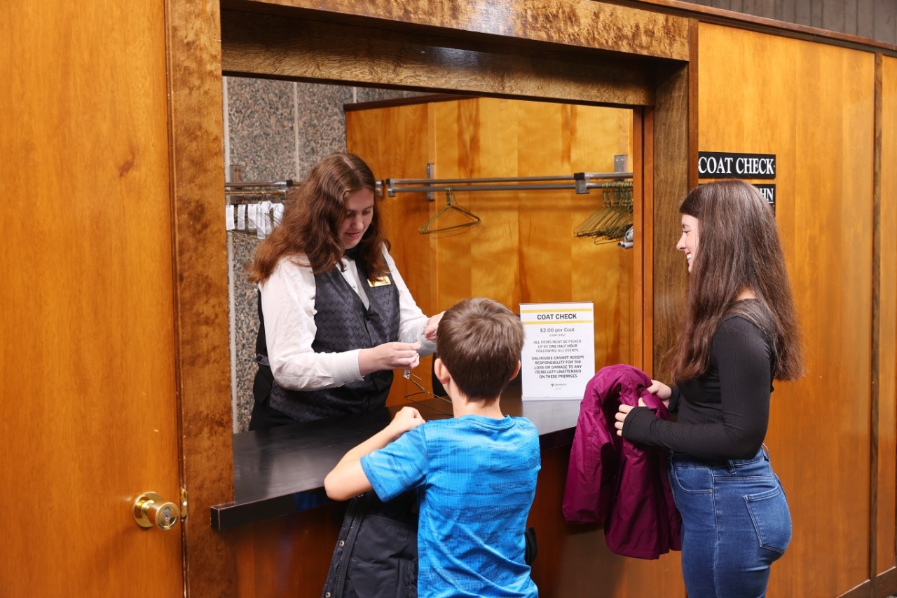 HÂþ» Arts Centre Volunteer Opportunties HÂþ» Arts Centre Volunteer Opportunties