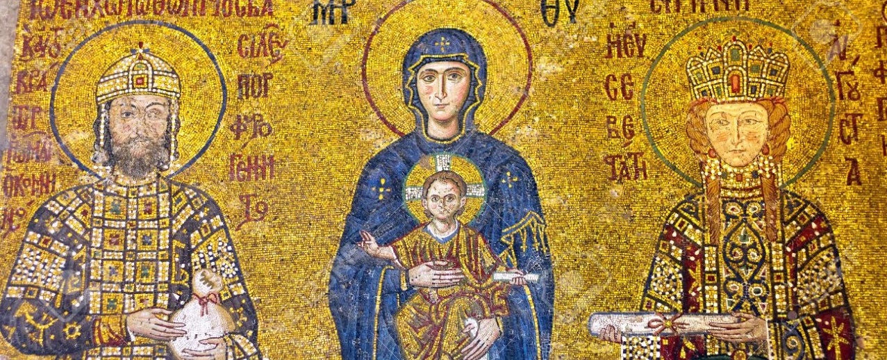 20289033-Virgin-Mary-holding-the-Christ-Child-Byzantine-mosaic-art-Interior-of-Hagia-Sophia-Museum-in-Istanbu-Stock-Photo