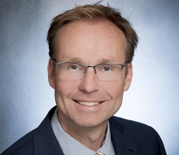 Dr. Craig Lake Receives Sexton Award for Teaching Excellence