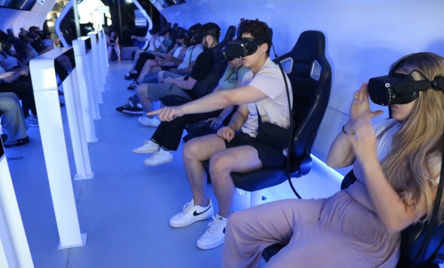Virtual reality experience during the visit to the Peres Center for Peace and Innovation in Tel Aviv