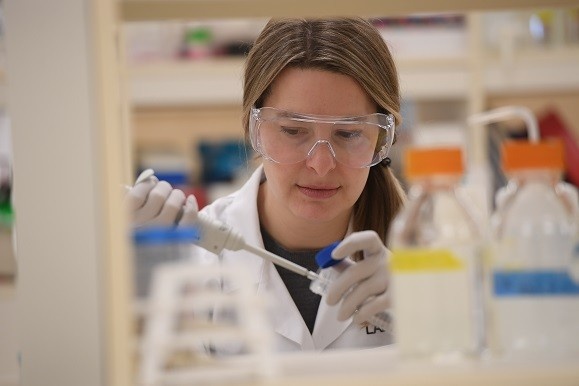 Facing The New Coronavirus Dalhousie Researchers Help Galvanize Scientific Response To The New Pandemic Faculty Of Medicine Dalhousie University