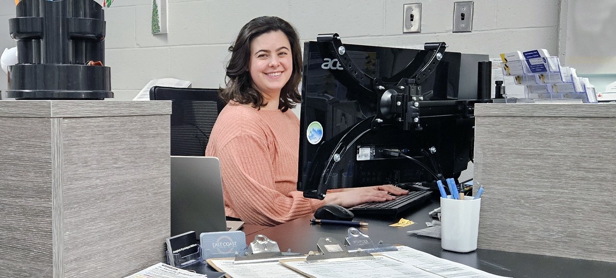 Physiotherapy receptionist books an appointment over the phone.
