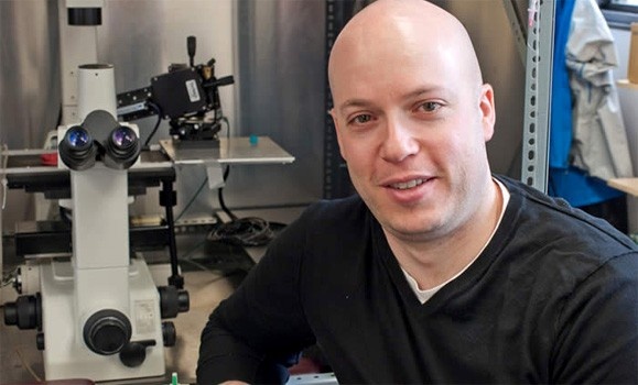 Dr. Robert Rose in his lab. (Dal Medical School photo) Dr. Robert Rose in his lab. (Dal Medical School photo)