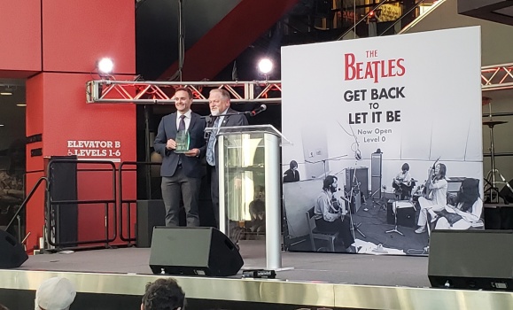 Spencer Giffin, director in the Office of Innovation and Entrepreneurship, receives the Deshpande Symposium Award for Technology Commercialization. (Provided photo) Spencer Giffin, director in the Office of Innovation and Entrepreneurship, receives the Deshpande Symposium Award for Technology Commercialization. (Provided photo)