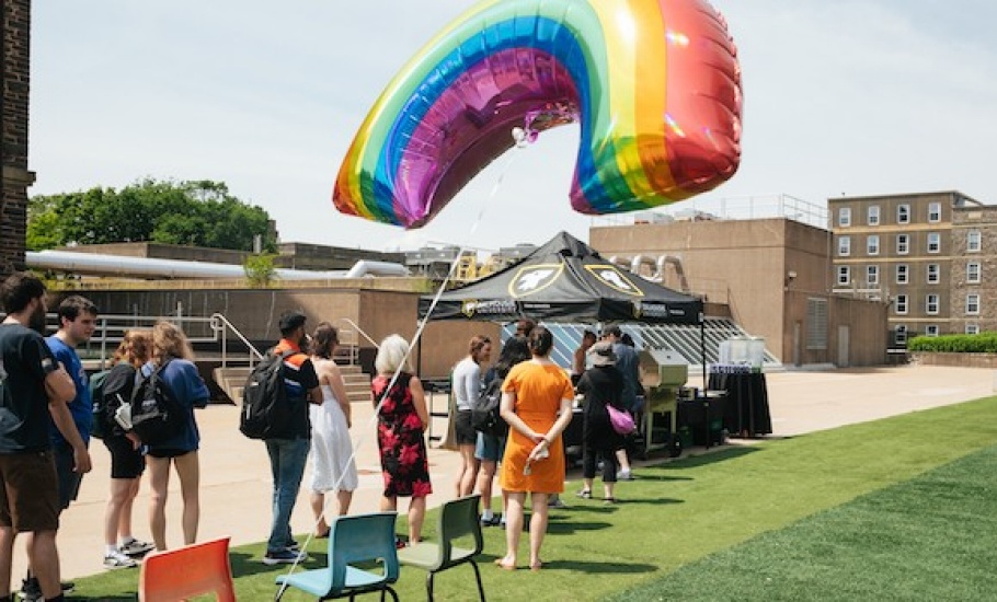 pride-bbq-balloon