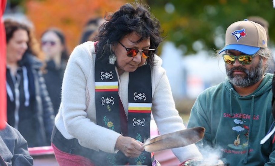 mawio-mi-elder-ann-smudge