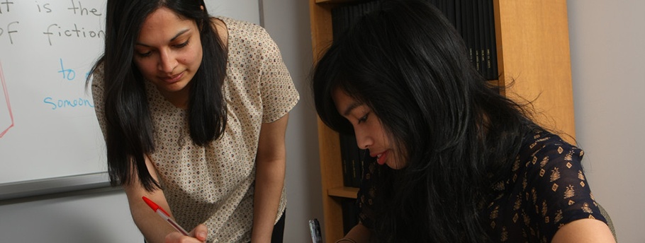 Shashi Bhat teaching a student.